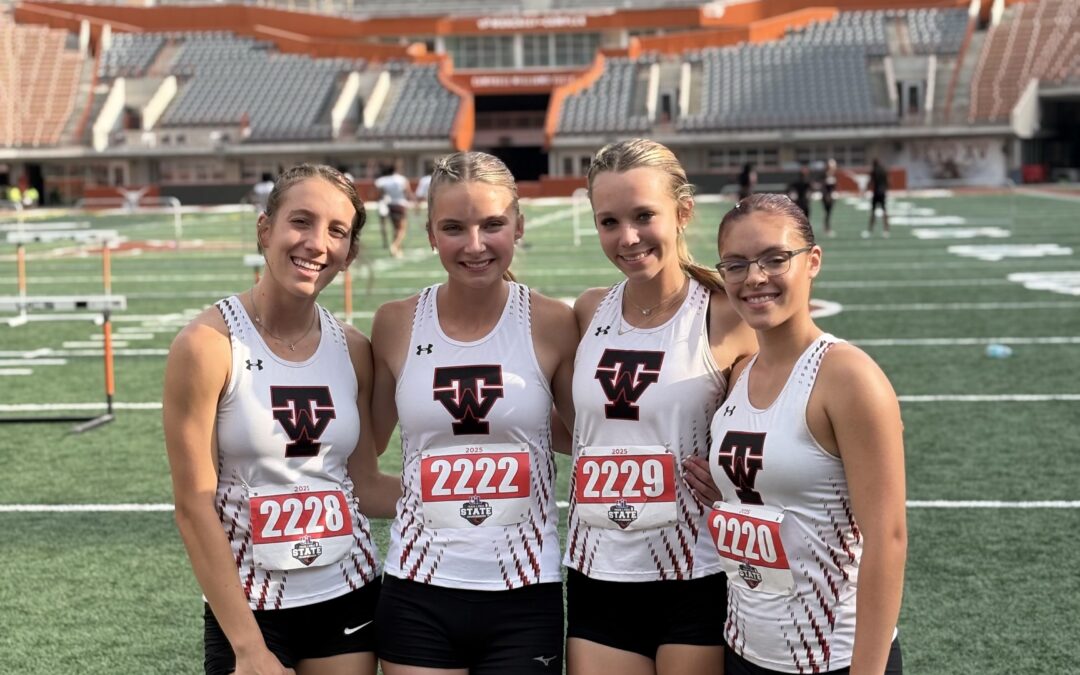2025 Varsity Girls 4×200 Relay Track Team