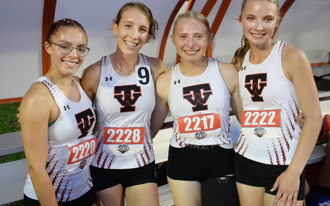 2025 Varsity Girls 4 x 400 Relay Track Team